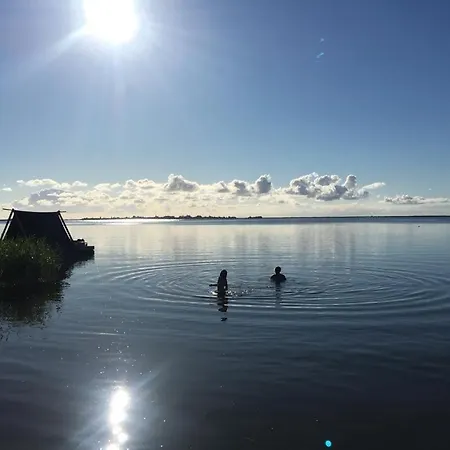 Hotel na wodzie Campingraft Katwoude