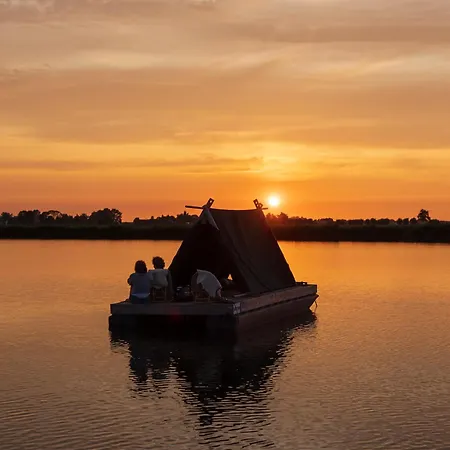 Hotel na wodzie Campingraft Katwoude